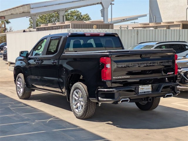 2026 Chevrolet Silverado 1500 RST photo 4