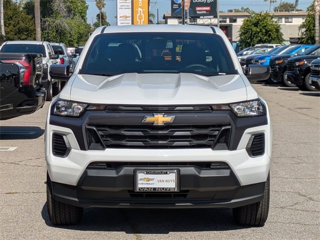 2025 Chevrolet Colorado Work Truck LT photo 2