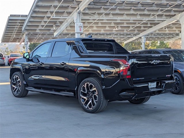 2025 Chevrolet Silverado EV RST photo 4
