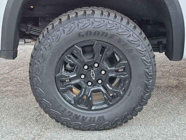 2026 Chevrolet Silverado 1500 ZR2 - Photo 6