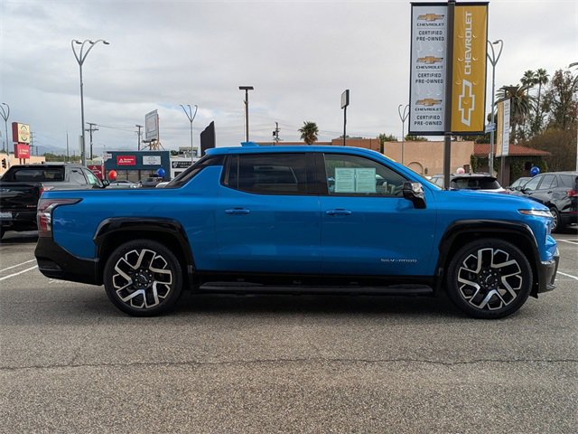 2025 Chevrolet Silverado EV RST photo 4