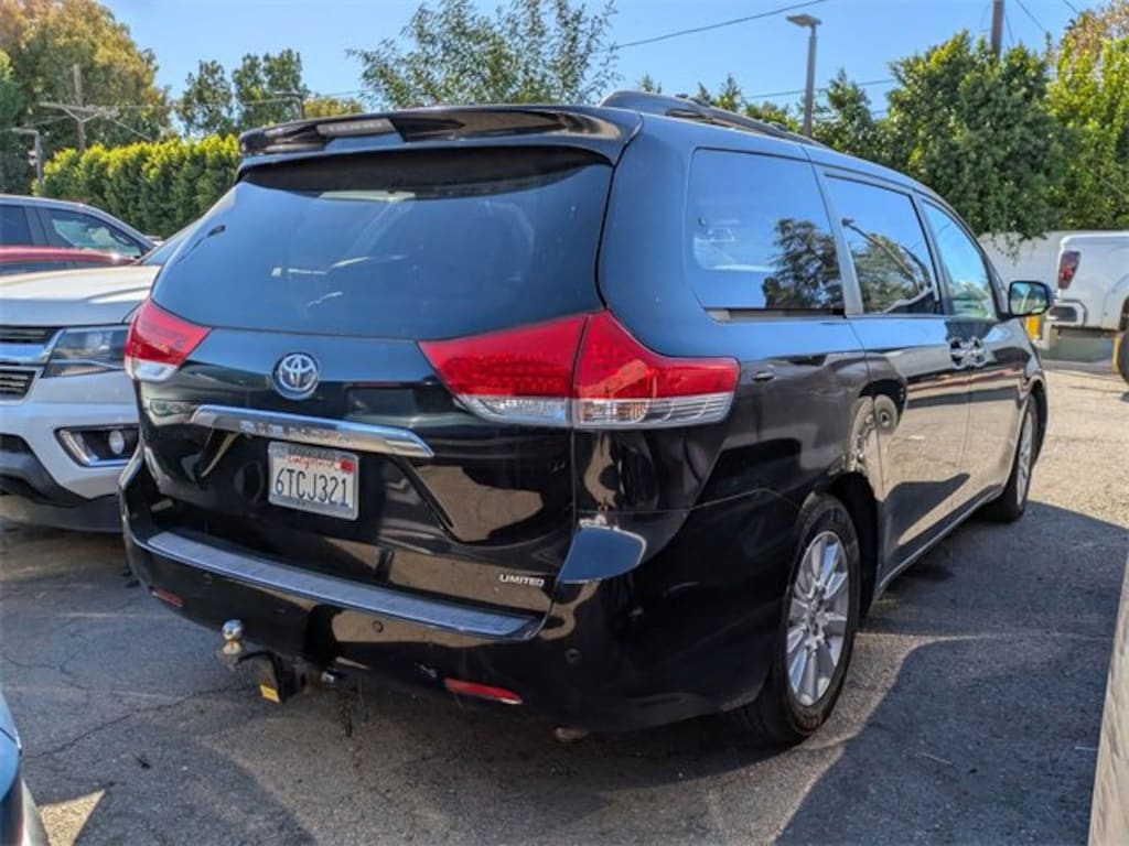 Used 2011 Toyota Sienna XLE AAS