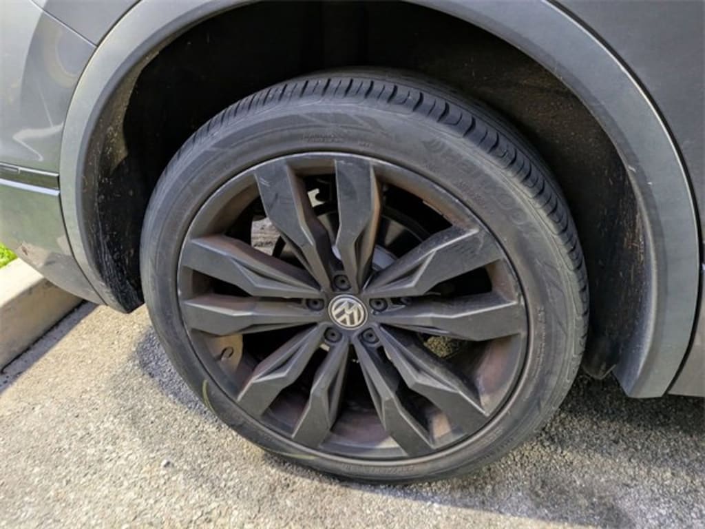 Used 2021 Volkswagen Tiguan SE