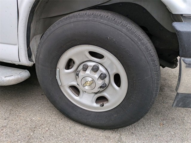 2023 Chevrolet Express Cargo 2500 Van photo 3