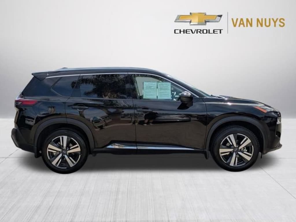 Used 2023 Nissan Rogue SL