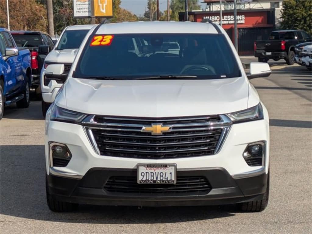 Used 2023 Chevrolet Traverse LT Cloth SUV