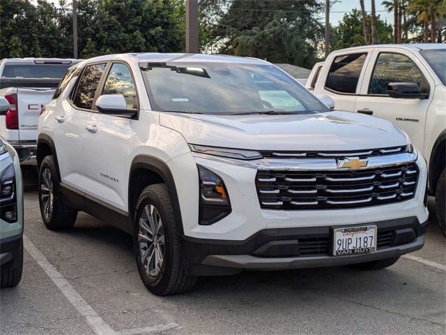2026 Chevrolet Equinox LT photo 2