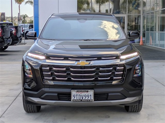 2025 Chevrolet Equinox LT photo 2