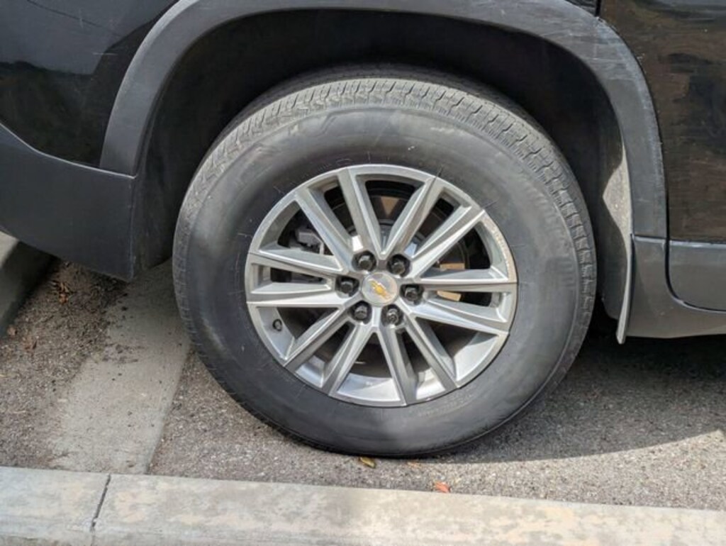 Used 2023 Chevrolet Traverse LT Leather SUV