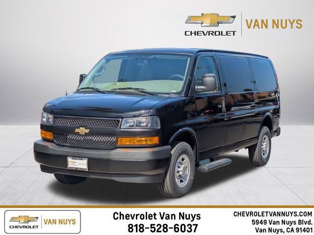 2026 Chevrolet Express 3500 Work Van HD's photo