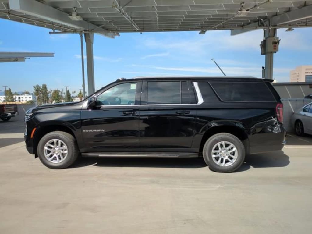 New 2026 Chevrolet Suburban LT SUV