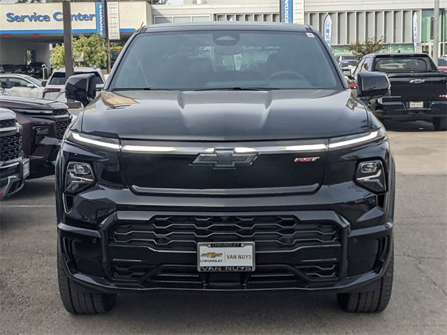 2025 Chevrolet Silverado EV RST photo 2
