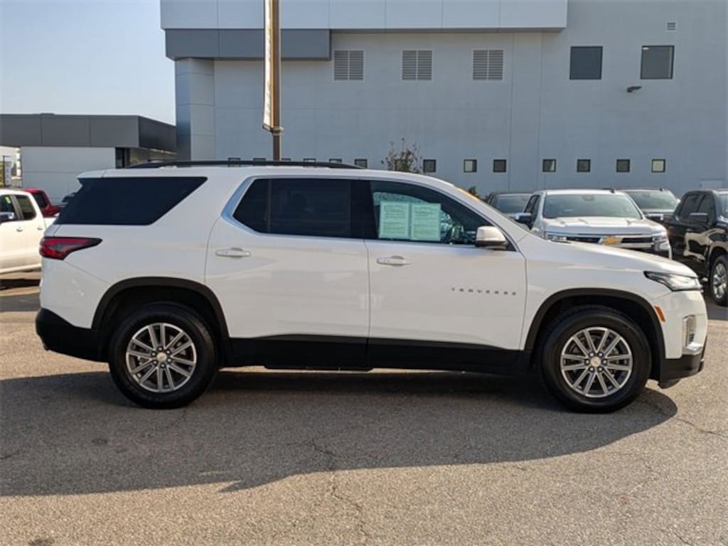 Used 2023 Chevrolet Traverse LT Cloth SUV