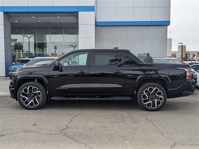 2025 Chevrolet Silverado EV RST photo 3