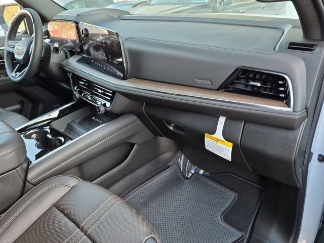 2026 Chevrolet Suburban High Country - Photo 14