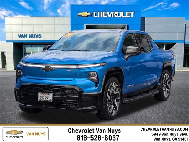 2025 Chevrolet Silverado EV RST's photo