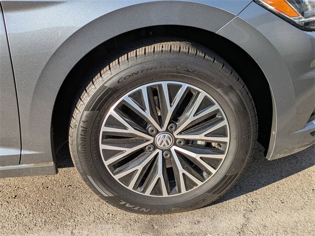 2020 Volkswagen Jetta SE R-Line photo 4