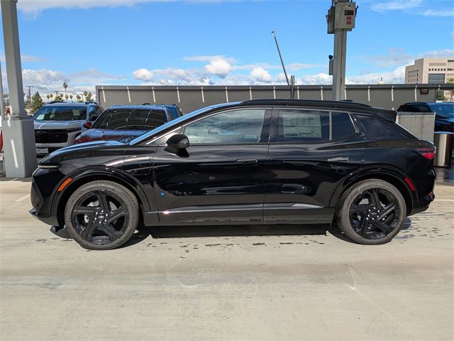 2026 Chevrolet Equinox RS photo 3