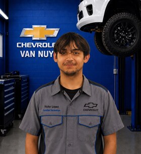 Staff member Victor Andres from ID_b0f830