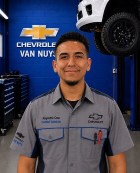 Staff member Alejandro Cruz from ID_b0f830