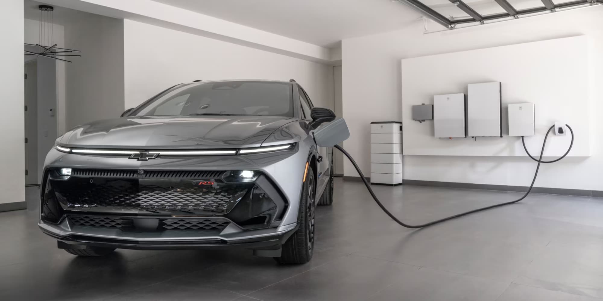 2025-equinoxev-charging-01%20(1).png