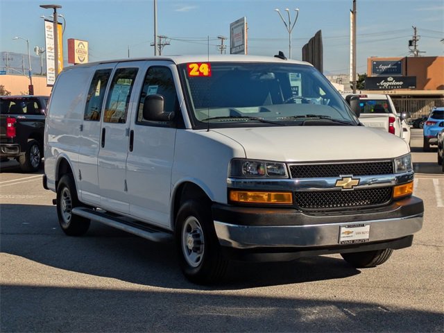 2024 Chevrolet Express Cargo 2500 Van photo 2