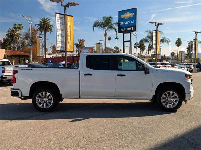 2025 Chevrolet Silverado 1500 Custom photo 4