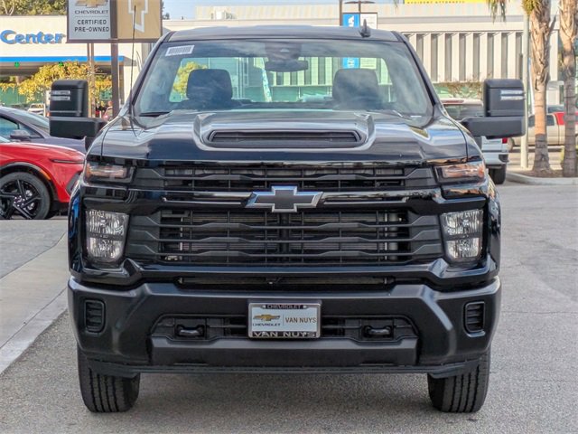 2025 Chevrolet Silverado 2500HD photo 2