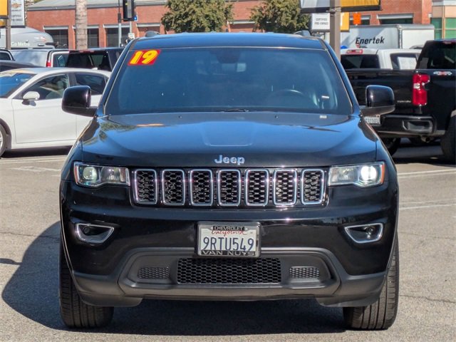 2019 Jeep Grand Cherokee Laredo E photo 2