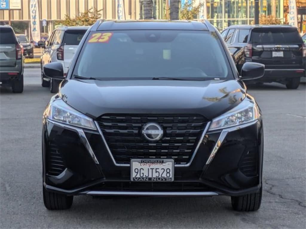 Used 2023 Nissan Kicks SV