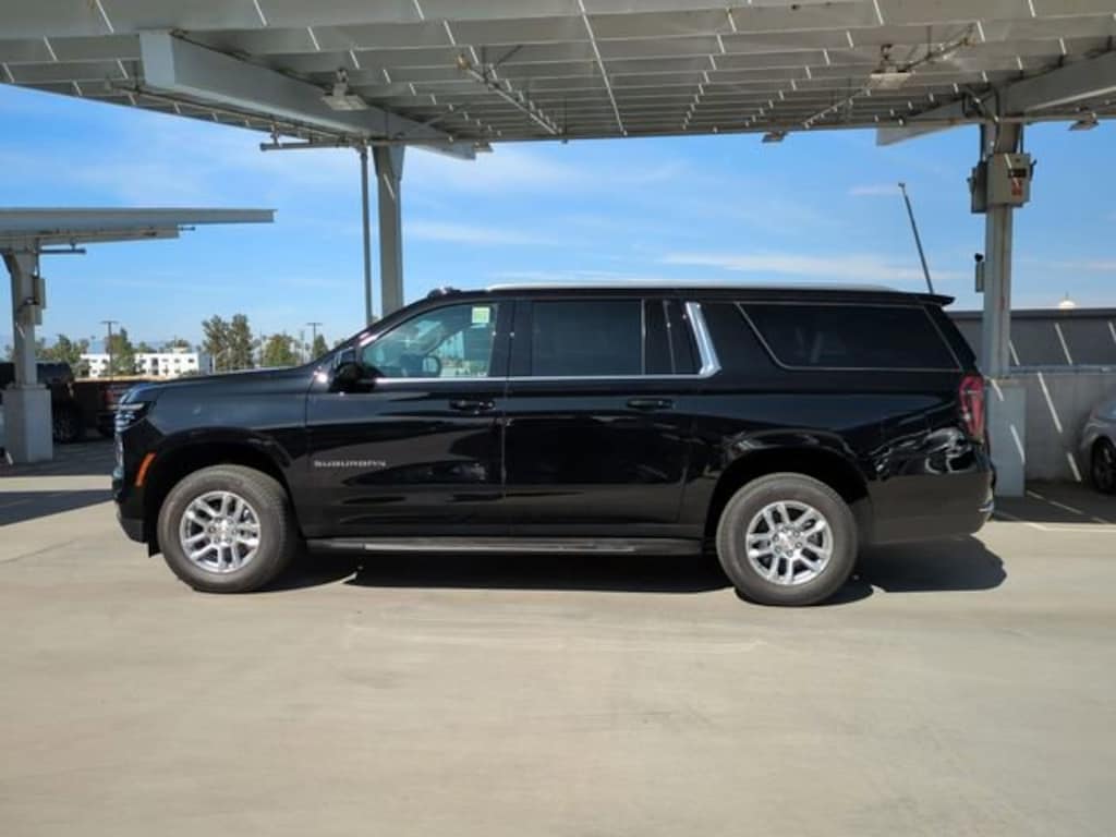 New 2026 Chevrolet Suburban LT SUV