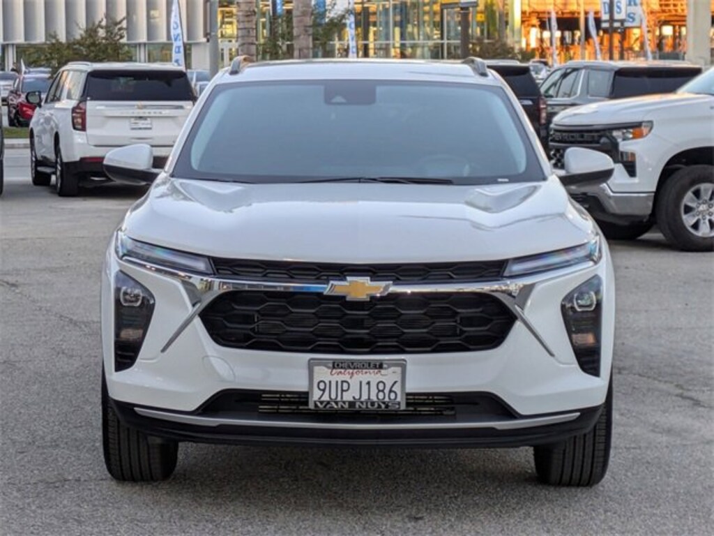 Used 2025 Chevrolet Trax LT SUV