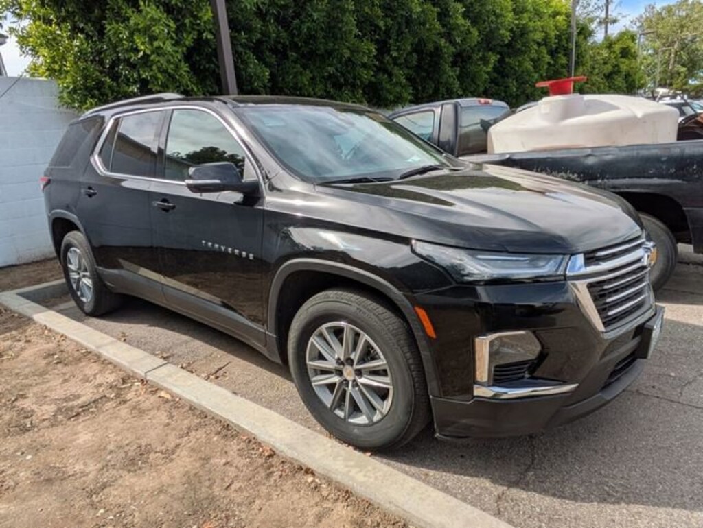 Used 2023 Chevrolet Traverse LT Leather SUV