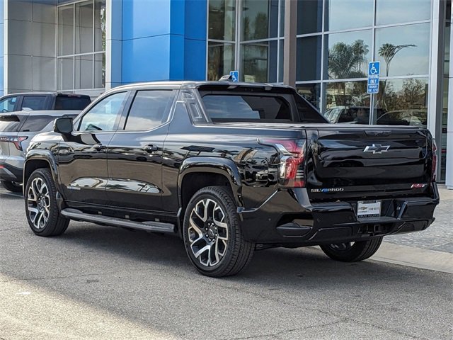 2024 Chevrolet Silverado EV RST photo 4
