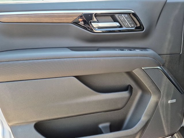 2026 Chevrolet Suburban High Country - Photo 7