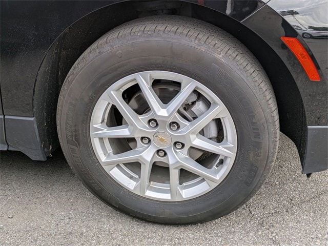 2024 Chevrolet Equinox LS photo 3