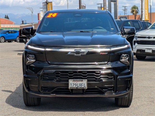 2024 Chevrolet Silverado EV RST photo 2