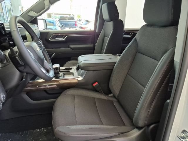 2026 Chevrolet Silverado 1500 LT - Photo 10