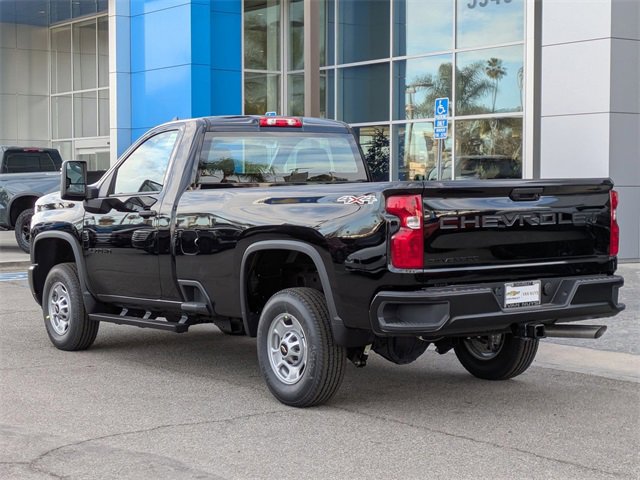 2025 Chevrolet Silverado 2500HD photo 4