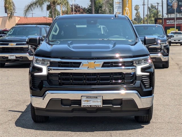 2026 Chevrolet Silverado 1500 LT photo 2