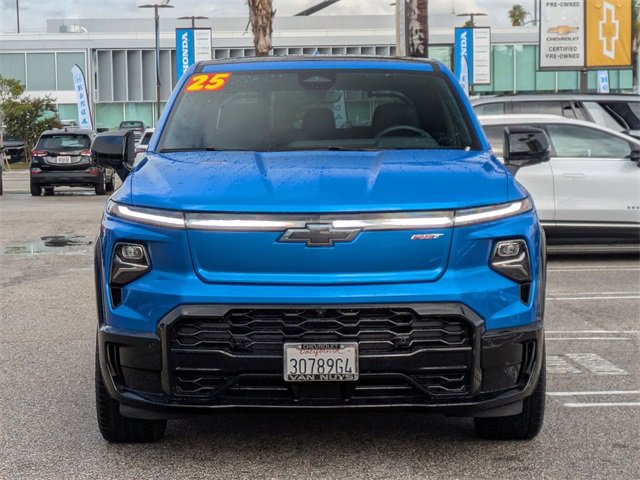 2025 Chevrolet Silverado EV RST photo 2