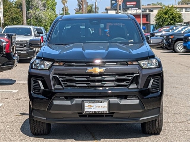 2025 Chevrolet Colorado Work Truck LT photo 2