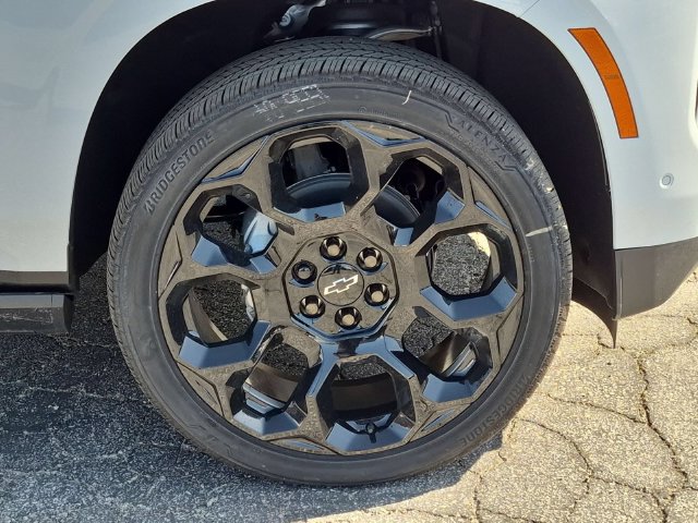 2026 Chevrolet Suburban High Country - Photo 6