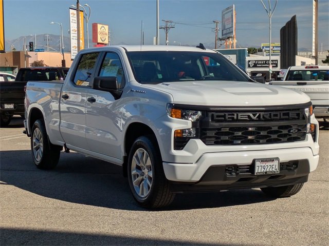 2025 Chevrolet Silverado 1500 Custom photo 3