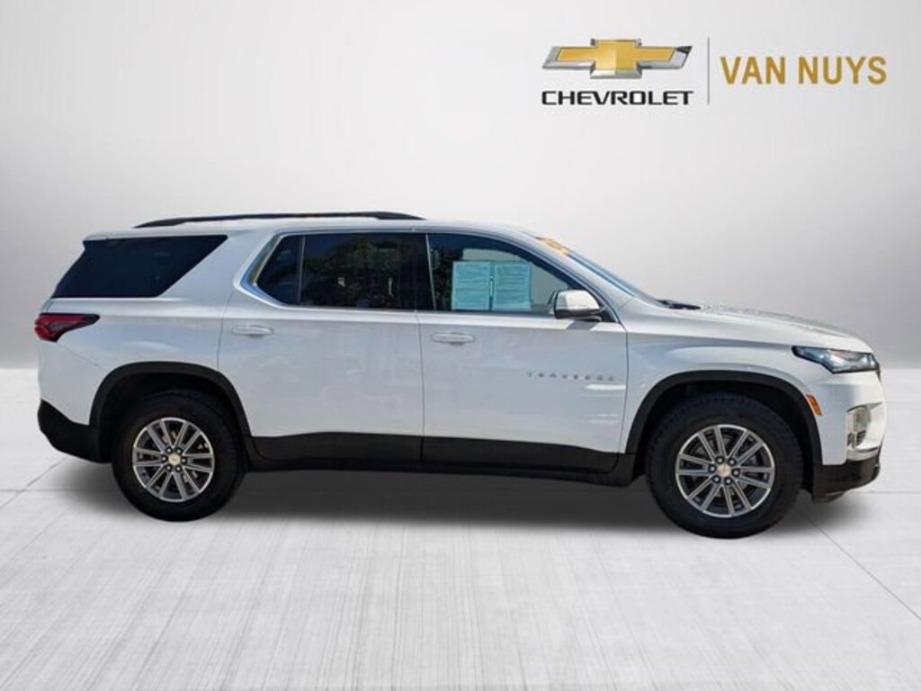 Used 2023 Chevrolet Traverse LT Cloth SUV
