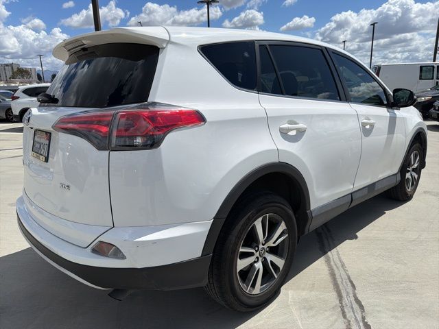 2018 Toyota RAV4 XLE photo 2