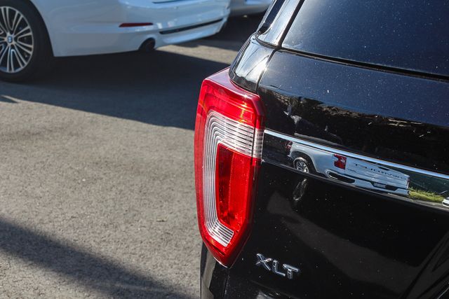 2019 Ford Explorer XLT photo 3