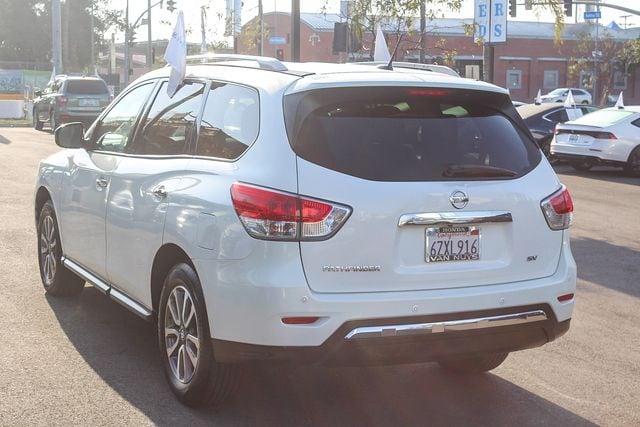 2013 Nissan Pathfinder SV photo 6