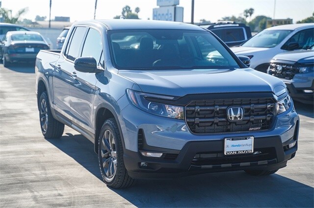 2025 Honda Ridgeline Sport photo 3