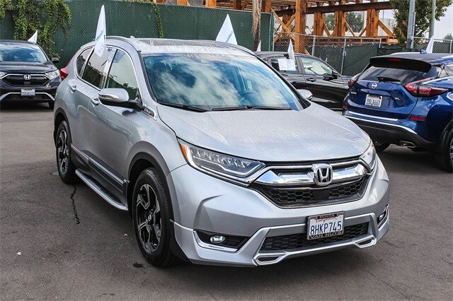 2018 Honda CR-V Touring photo 3